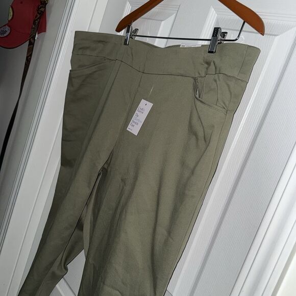Croft & Barrow womens Effortless Stretch Pull-On Straight-Leg Pant 24 NWT GREEN - Picture 4 of 8